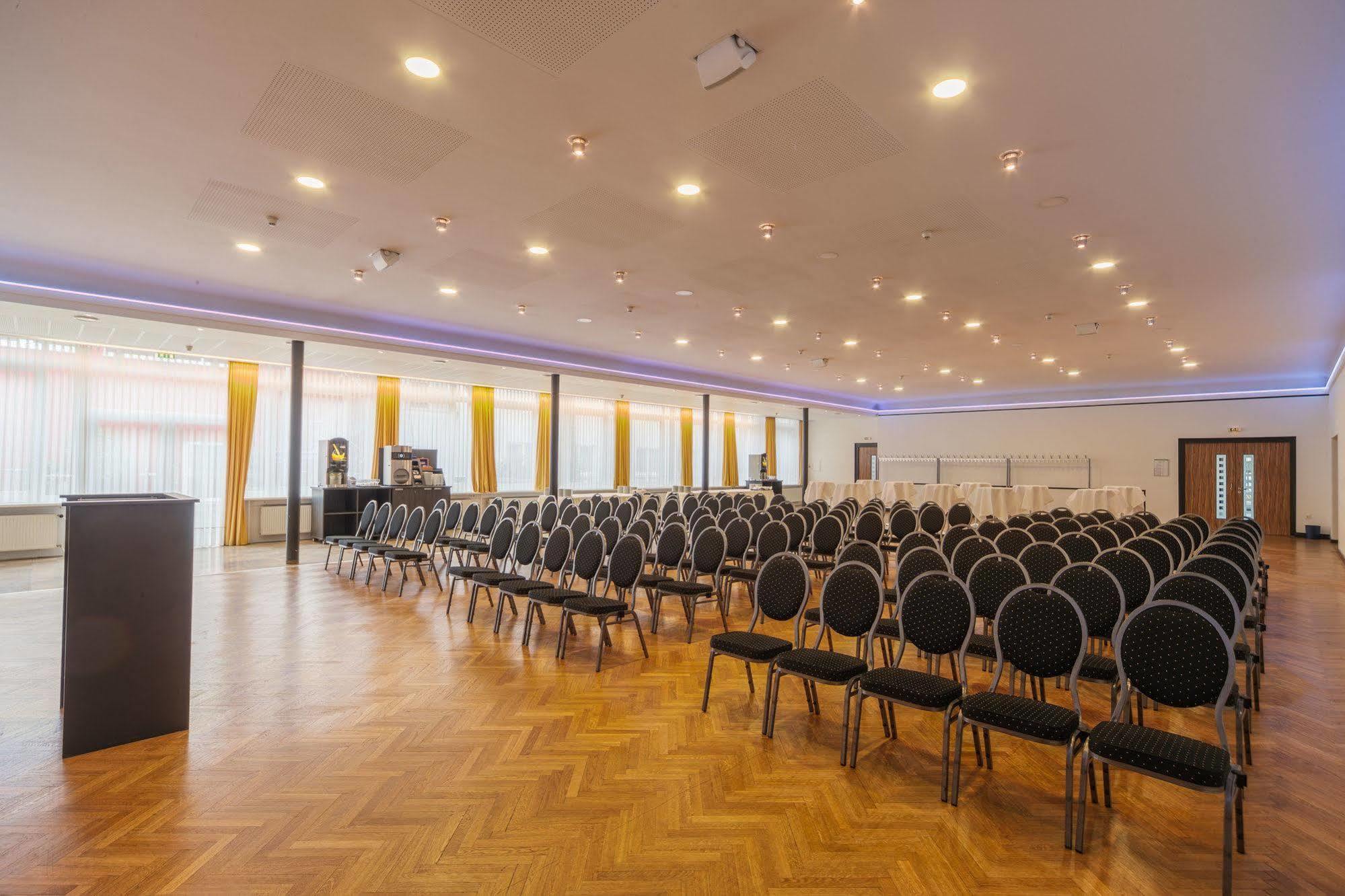 Designhotel + Congresscentrum Wienecke Xi. 4*